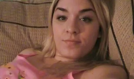 L.犬のスタイルでディックのためにあまりにも経験豊富な金髪 女性 用 av 一徹