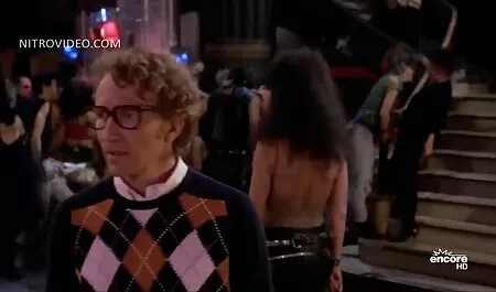 セックスと女の子とともに茶色の髪、巻き毛Edin 一徹 男優 動画 Blair