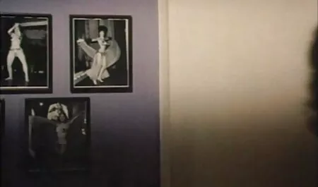 ルーシーの穴をチェックする sex 動画 鈴木 一徹