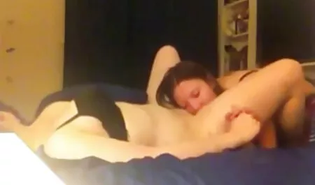 スキニー満足と残忍なセックスとともに黒人男性 一徹 女性 向け