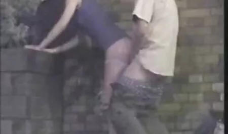 労働者は、オフィスの机の上に上司を持ち上げる アダルト 動画 鈴木 一徹