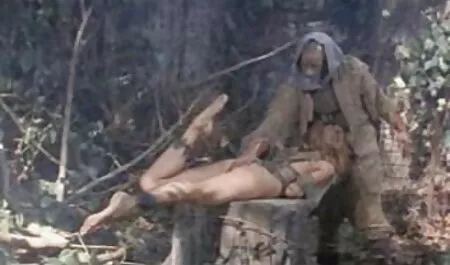 隣人はうめき声を聞いて、バックドアを通って行き、金髪を性交する 鈴木 一徹 アダルト ビデオ