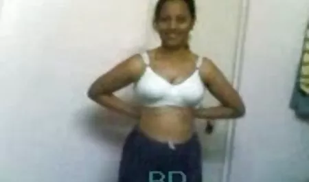 お母さんと姉妹弄ソファへ保ちます暖かいです 鈴木 一徹 優しい