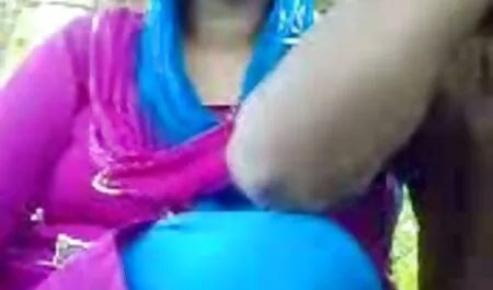 非常によくベッドの上で女の子! シュガール 一徹