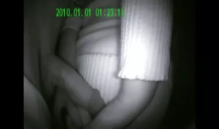 三つの美しい大きな長い上に座って 鈴木 一徹 と エッチ 動画