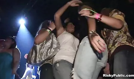 珍しい美しさのレイアウトは、台所で自慰行為をします アダルト 無料 動画 鈴木 一徹