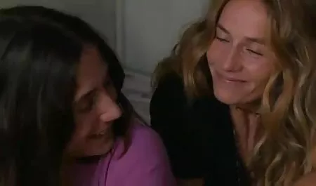 セックスとともに秘書Carolina Abrilは救いのためのボス 鈴木 一徹 エロ 動画 無料