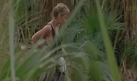 若い男fucksスリムな女の子ララのキッチン 鈴木 一徹 潮吹き