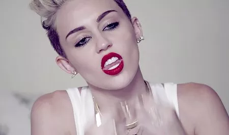 Bbwに青々としたお尻 無料 動画 鈴木 一徹