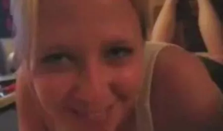 ドイツの女性Lucy Katのための性的な男 無料 アダルト 鈴木 一徹