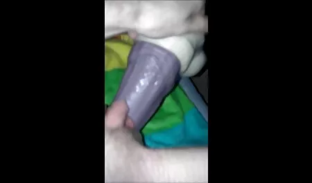 私は私の猫とバイブレーターで働いた 一徹 女性 向け