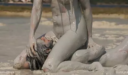 密かに結婚していた男は、ロッジに彼の愛人を取り、ゴミの巨大な山を性交 鈴木 一徹 無料 エロ 動画